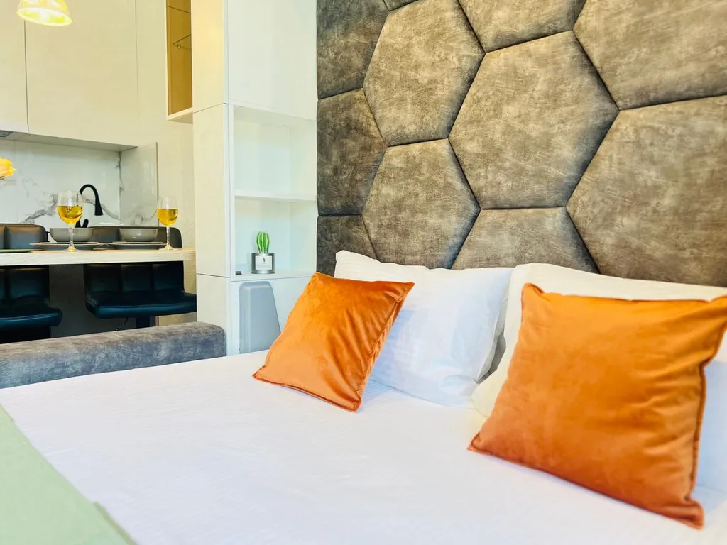 Студия трехместная с бассейном