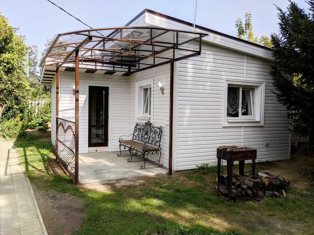 Дом с мангалом