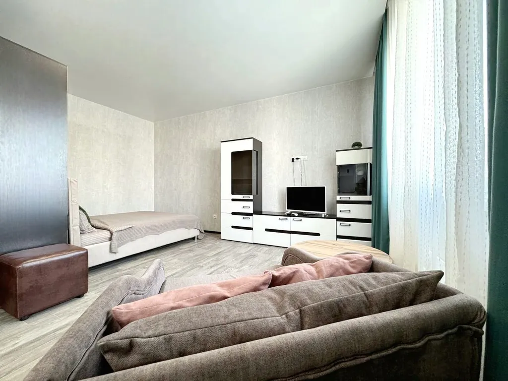 Студия с балконом рядом с Кузбасс Ареной и Ледовым дворцом