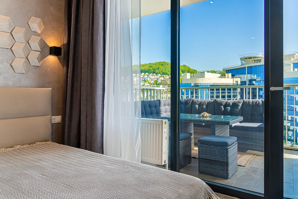 Апартамент с шикарным видом на горы и город