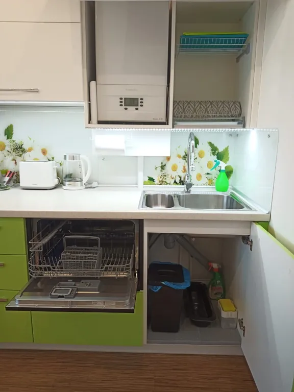 Уютная квартира в тихом районе, альпен парк 15 минут пешком до моря