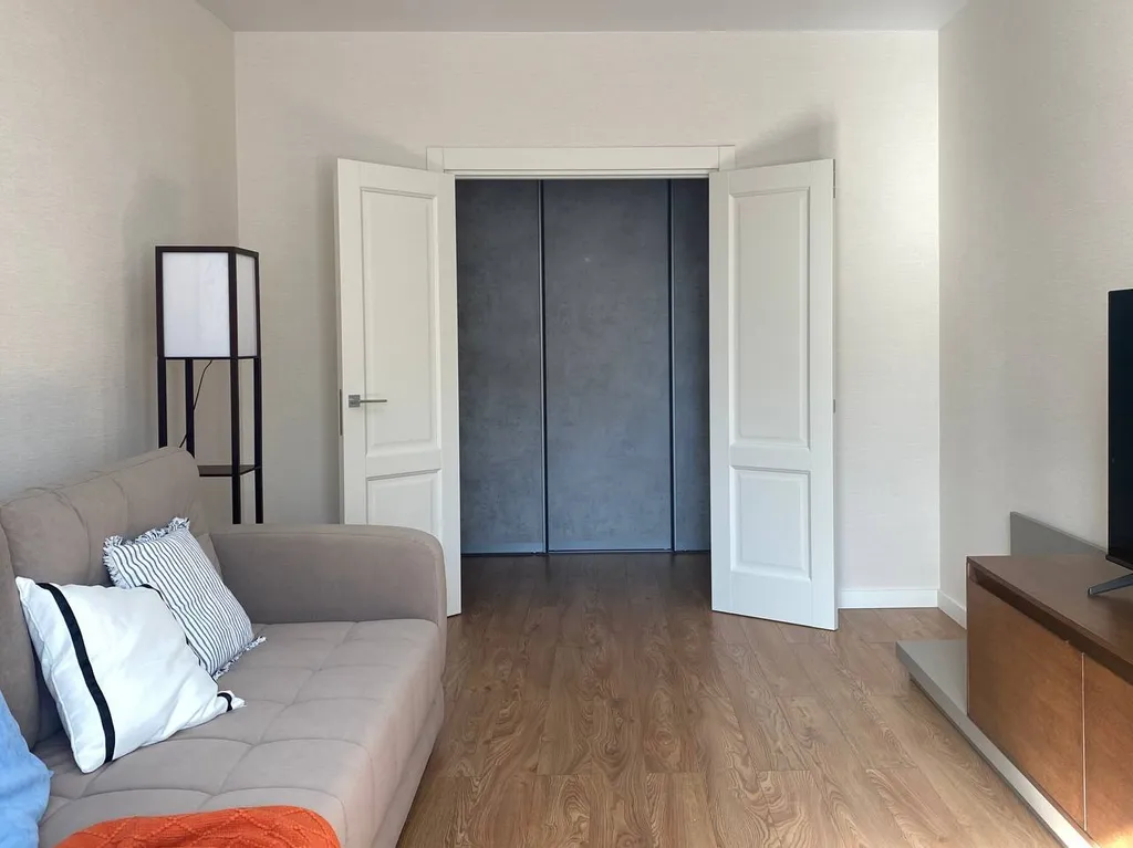 Новый дом у театра в историческом центре