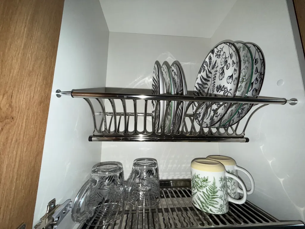 Уютная жилая комната на двоих в деревянном таунхаусе