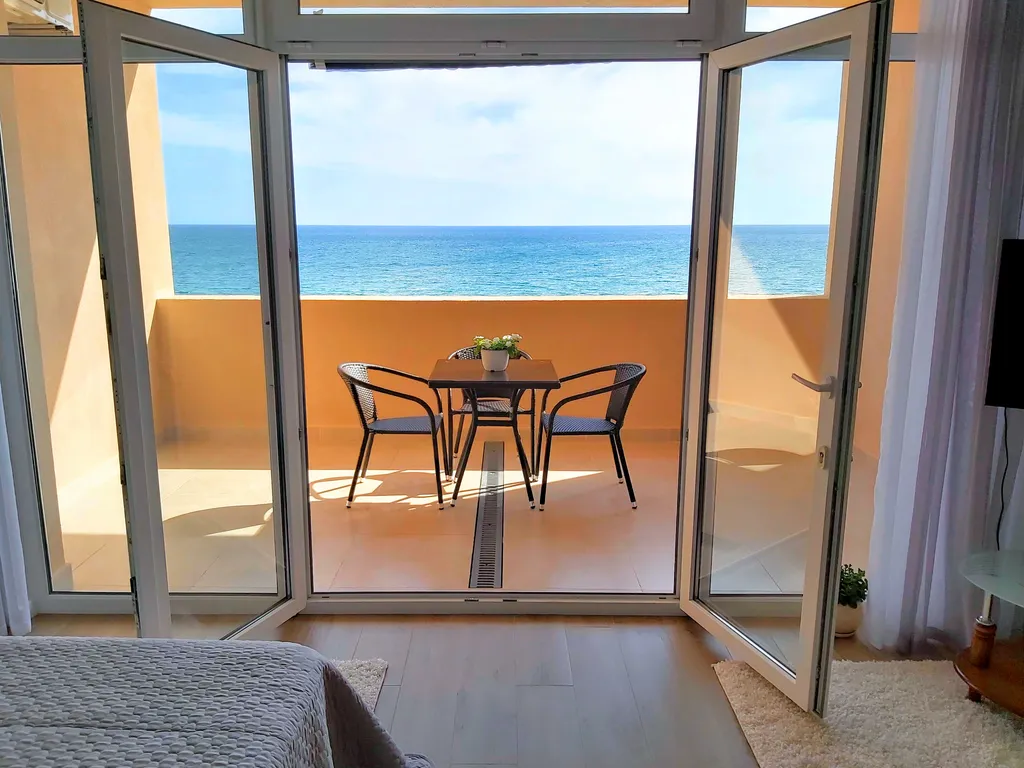 Апартаменты на берегу моря в ЖК Золотые Пески