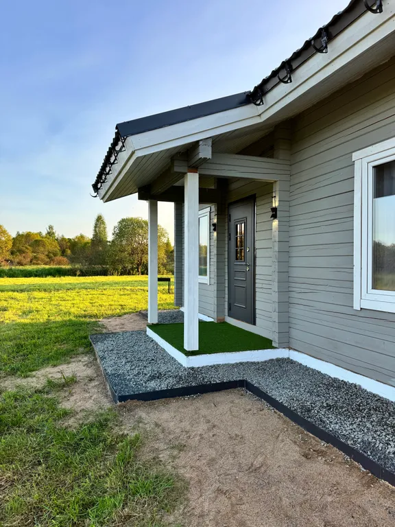 Дом Зивчала, на берегу реки Олонка