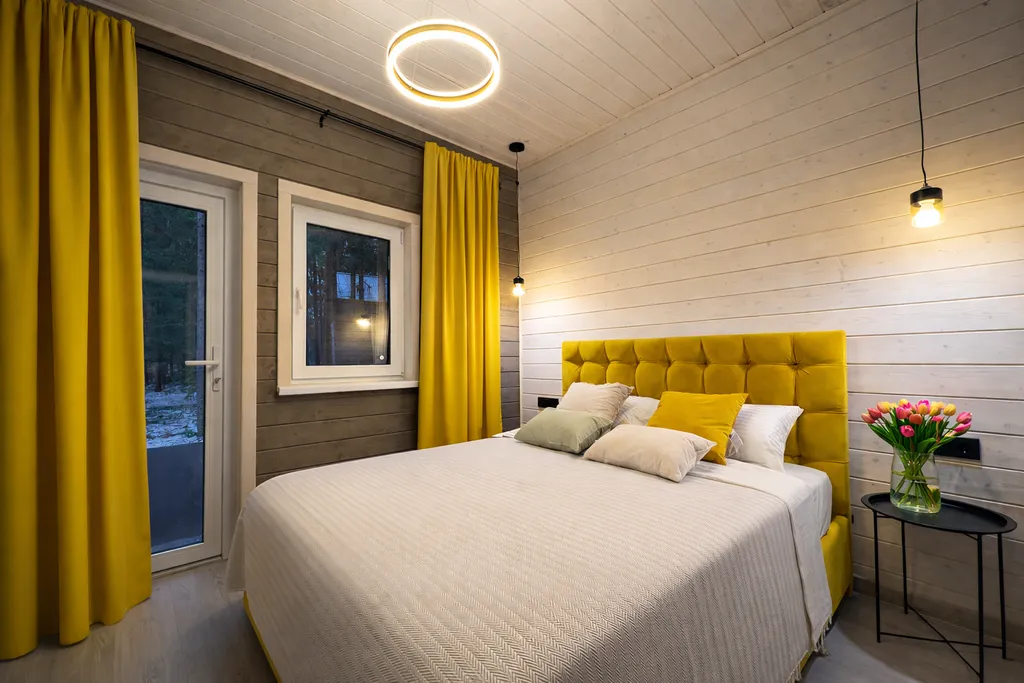 Новый дом в лесу с финской сауной рядом с озером