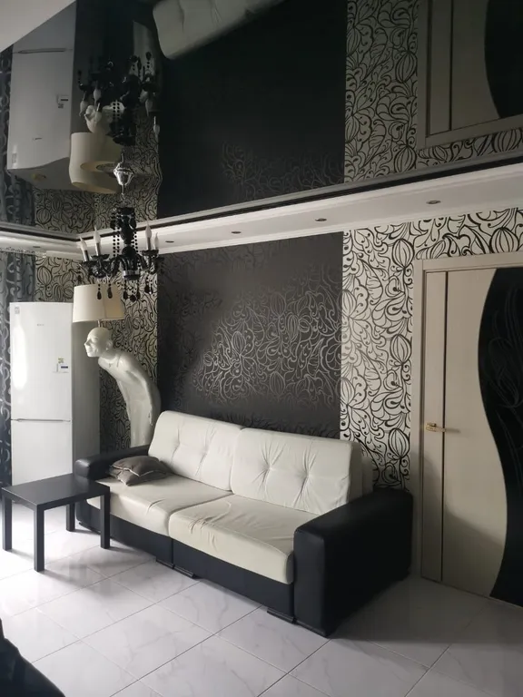 Дизайнерская квартира возле Бума