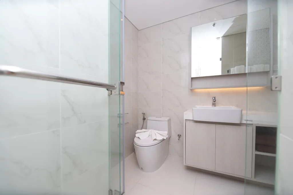 Три спальни с видом на море и озеро