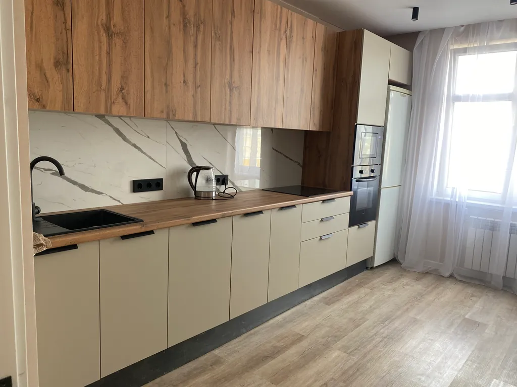 Шикарная трешка рядом с кремлем