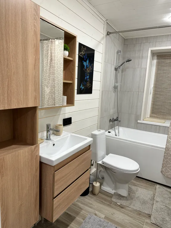 Дом на участке 6 сот.