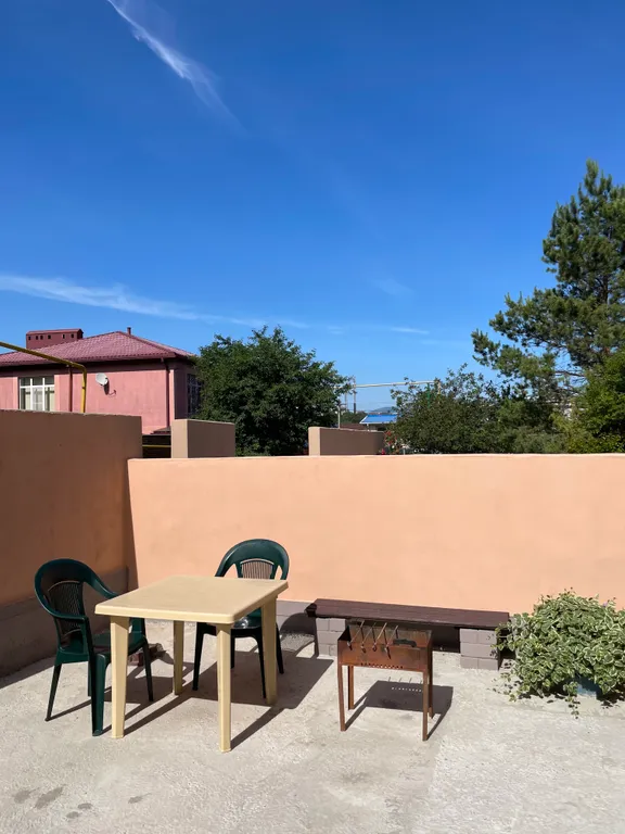 Двухкомнатный дом в Мысхако у моря, дворик, мангал, гамак, парковка