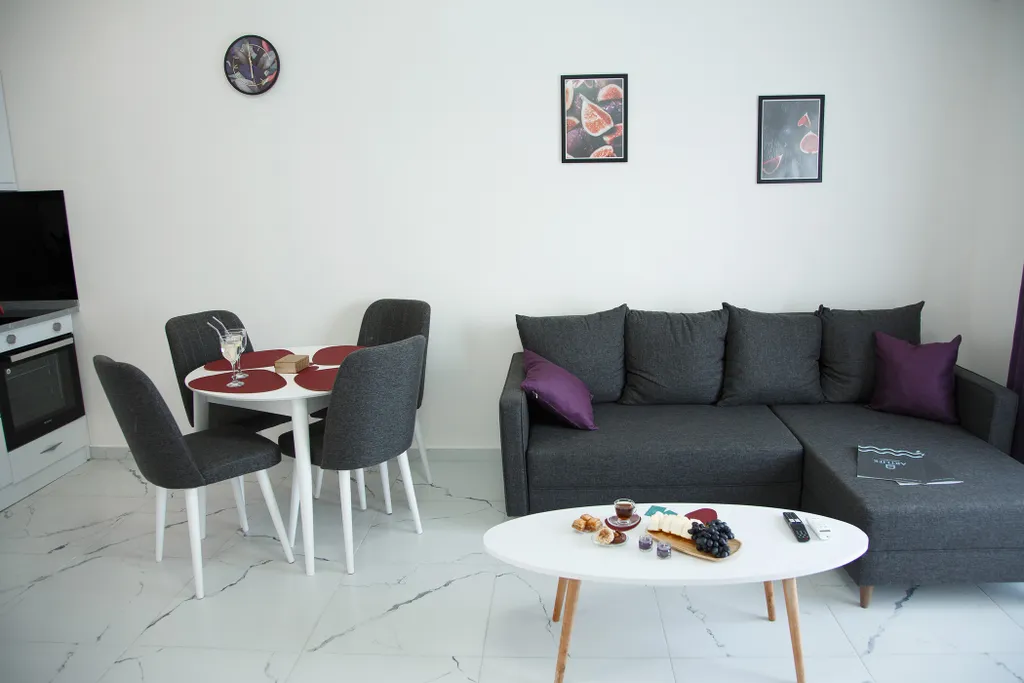 Стильные комфортные апартаменты с видом на море