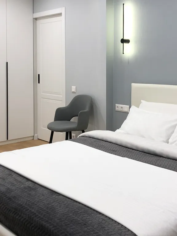 Двухкомнатная светлая квартира