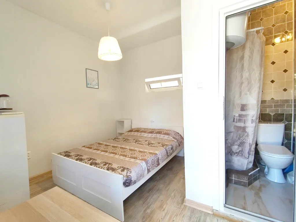 2-местная комната с удобствами балконом в 7 минутах до моря