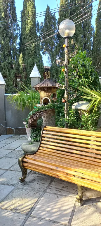 Частный дом с территорией