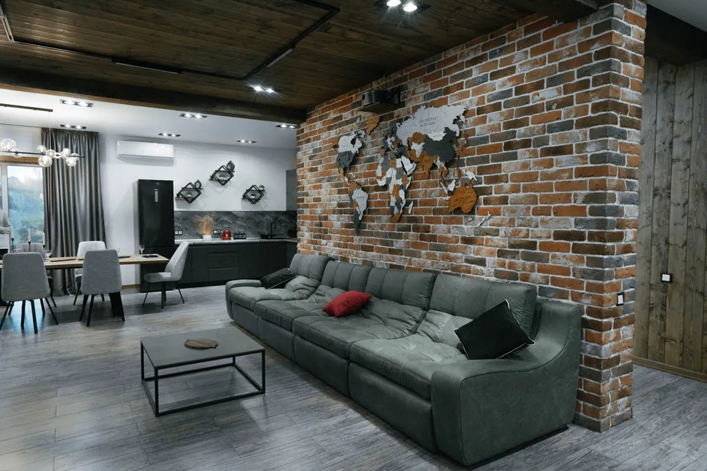 Дом в стиле лофт с камином