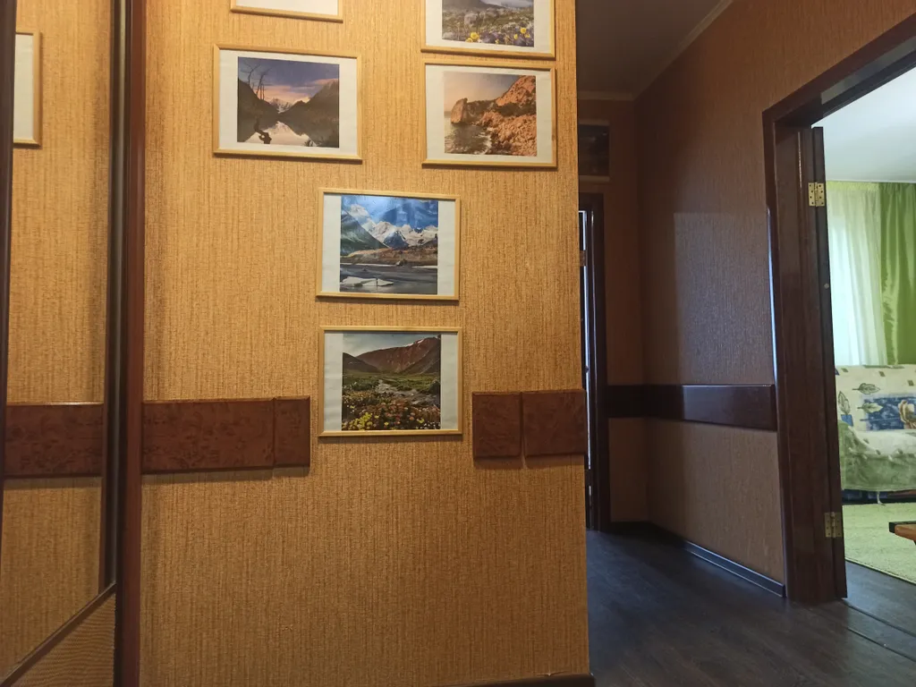 Крупногабаритная квартира возле сквера