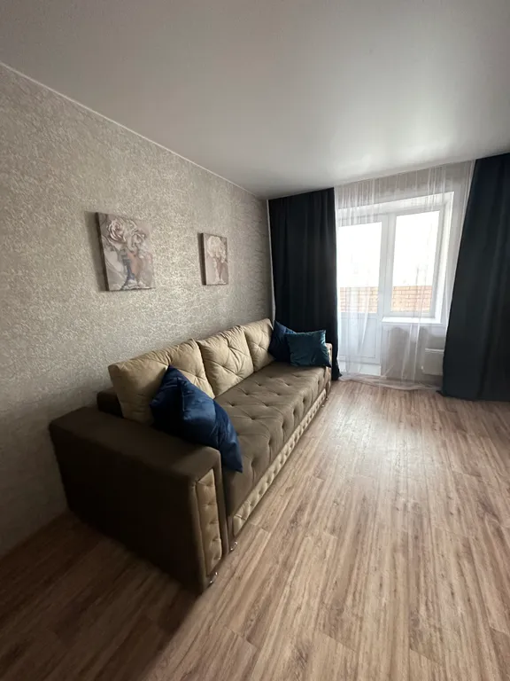 Светлая однокомнатная квартира — аренда посуточно в Ачинск