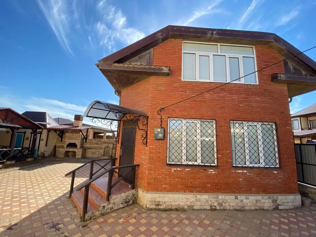 Благоустроенный уютный дом на берегу моря