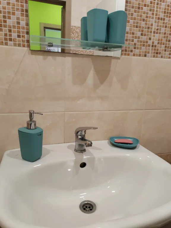 Уютная квартира с большой лоджией - террасой у открытого моря