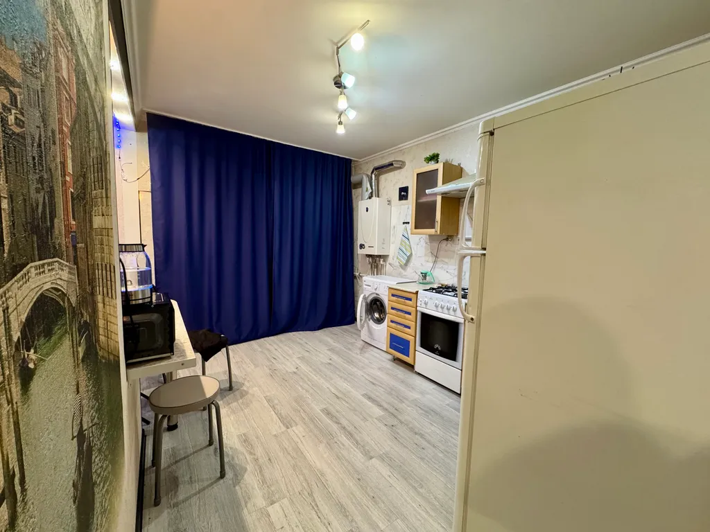 Студия с дизайнерским оформлением