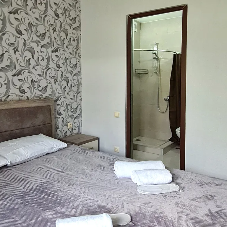 Студия у моря с балконом и видом на горы