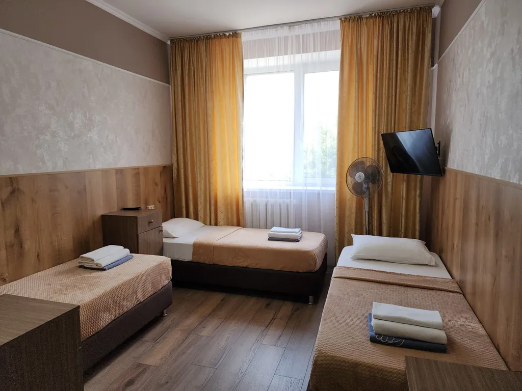 Квартира Трехместный Стандарт с тремя односпальными кроватями — аренда посуточно в Тюмень