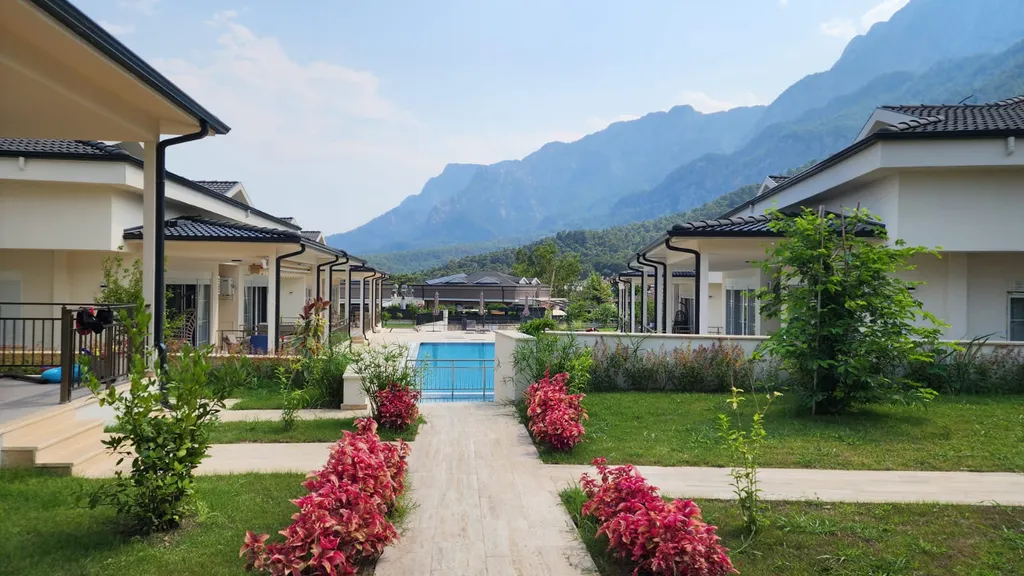 Коттедж Новая вилла с 3-спальнями и видом на горы — аренда посуточно в Кемер