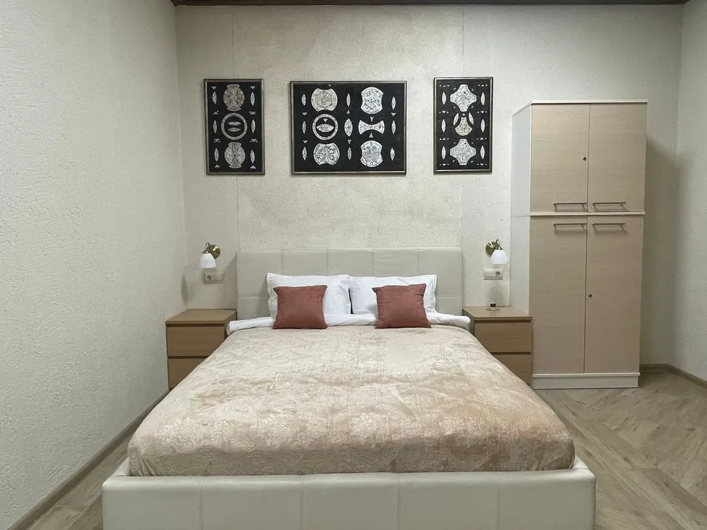 Дом у Кремля в сердце Рубленого города, квартира с паркингом во дворе