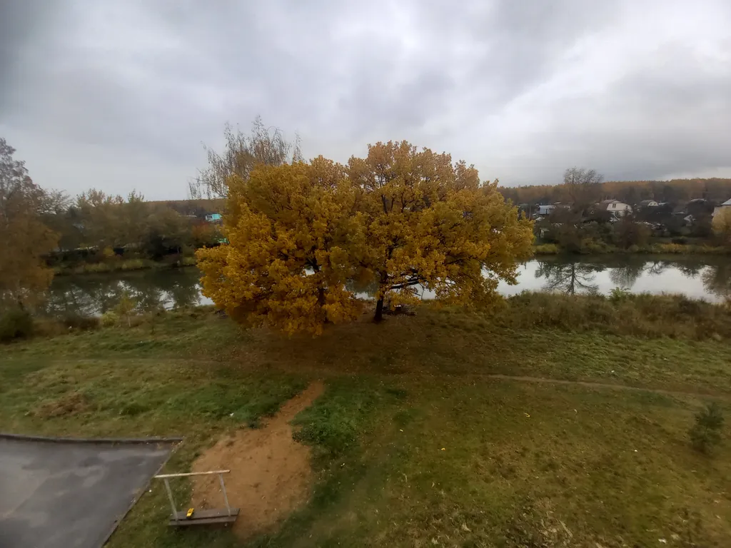 Уютная студия на берегу реки