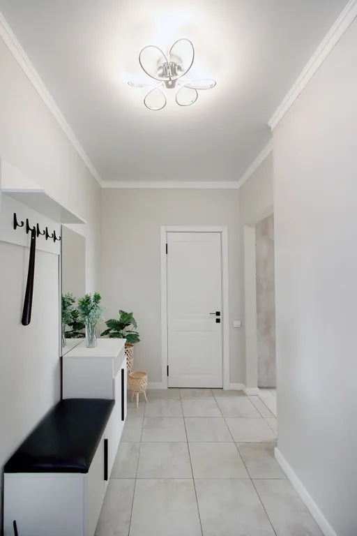 Comfort Gray у метро в центре города