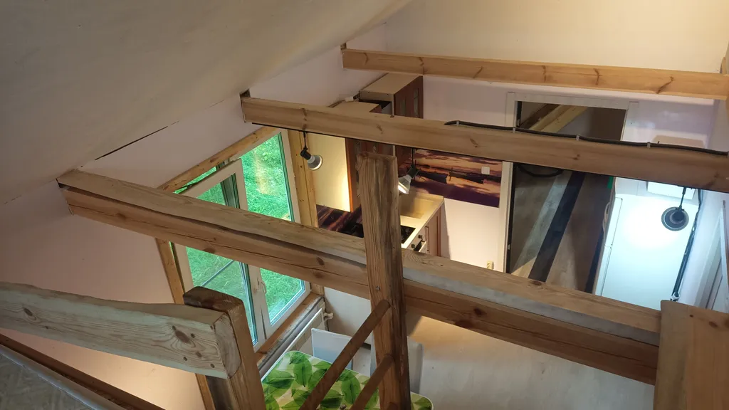 Дом на берегу протоки, ведущей в Вышневолоцкое водохранилище