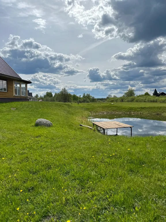 Уютный коттедж на берегу реки Milana Village