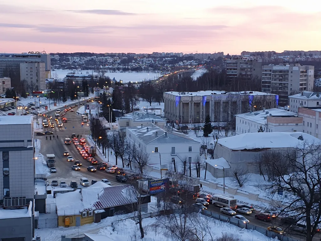 Квартира с видом на реку Волгу и мост