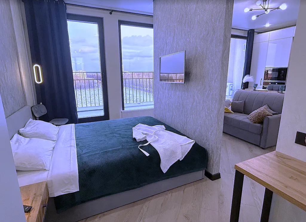 Современная студия с террасой