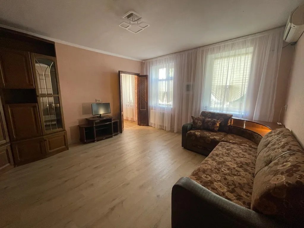 Коттедж Уютный дом в центре города !!! — Ейск