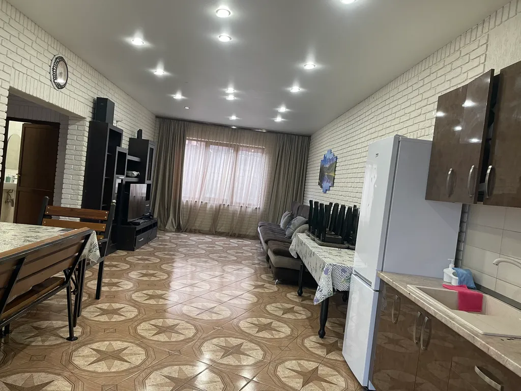 Уютный и просторный коттедж в центре поселка