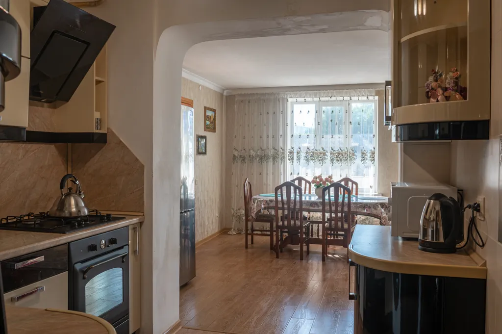 Квартира 3-комнатная Квартира — Махачкала