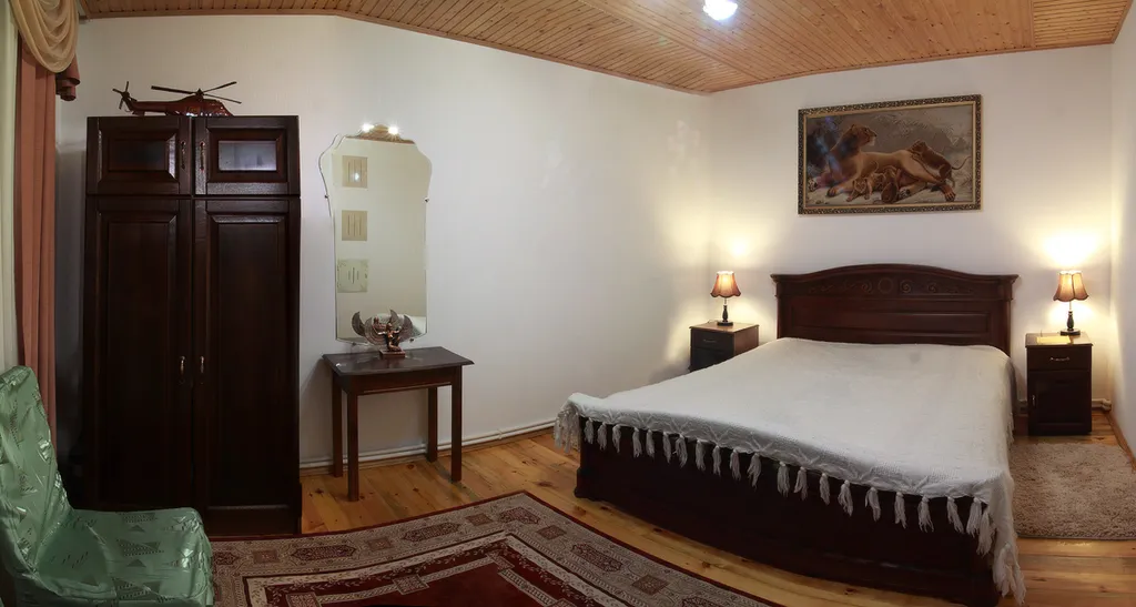 Коттедж Дом 3 спальни, большой двор беседка мангал усадьба Можжевеловый дворик — Айвовое