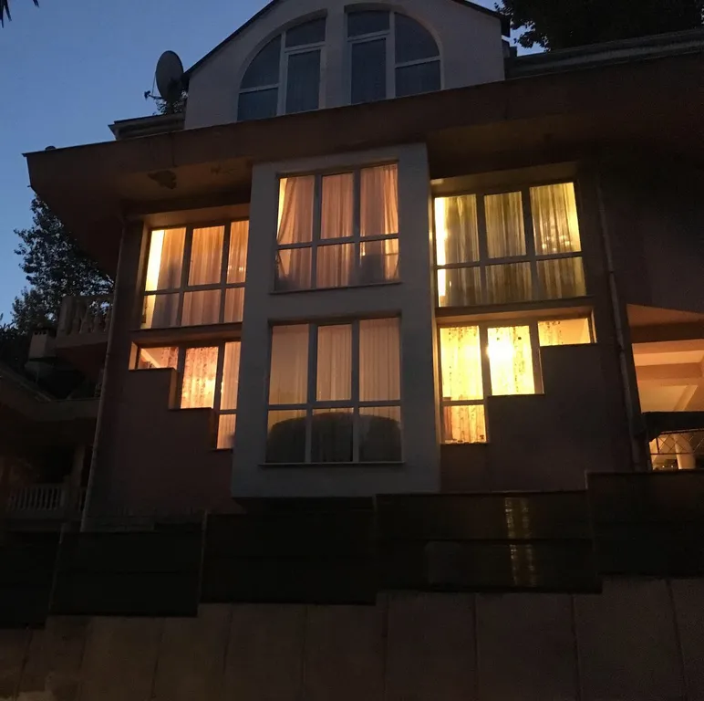 Дом на берегу моря