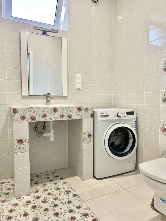 Загородный дом 5 спален с бассейном и большой территорией