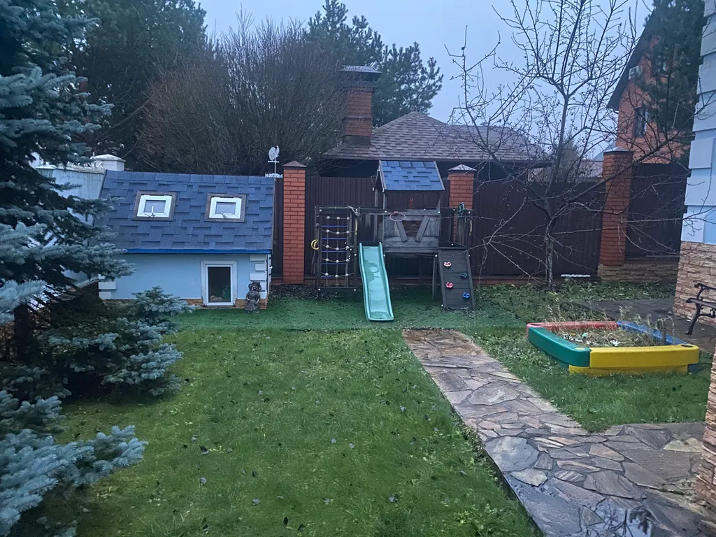 Коттедж с сауной и бассейном