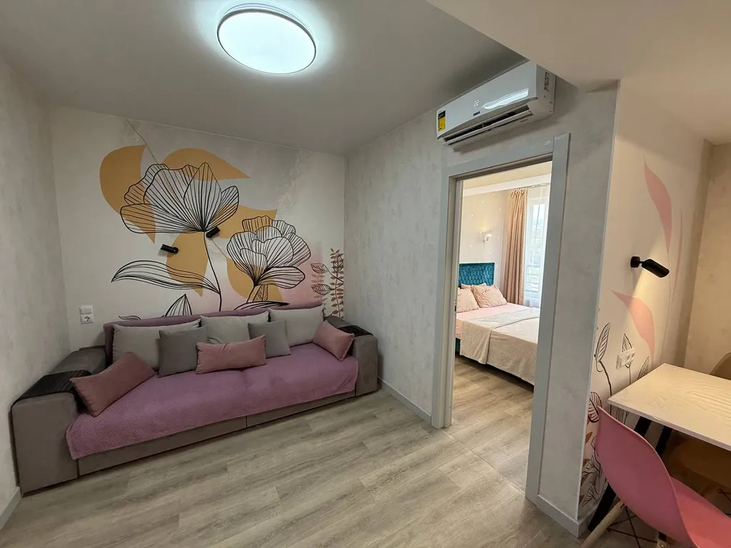 Евродвухкомнатная квартира для всей семьи с видом на море и горы