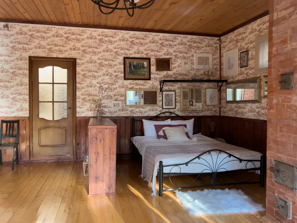 Загородный дом в соснах недалеко от Москвы