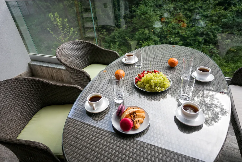 Студия с видом на бесконечную зелень