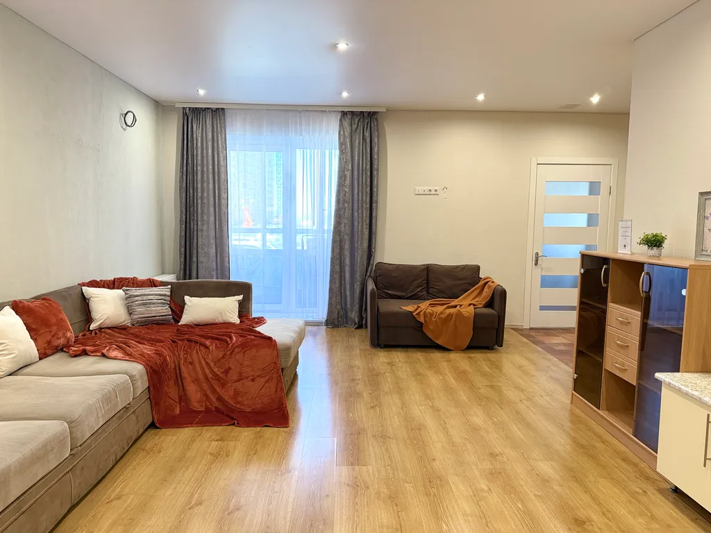 Квартира Апартаменты Нигелла в южном микрорайоне рядом с ТЦ Кристалл — Тюмень