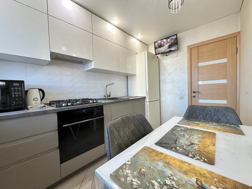 Просторная квартира у дворца спорта Юбилейный