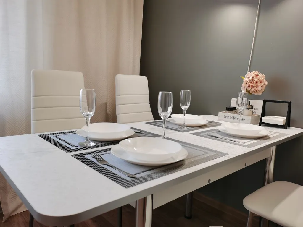 Большая двухкомнатная квартира с панорамным балконом