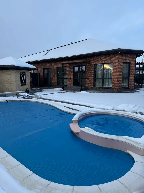 Апартаменты V с бассейном