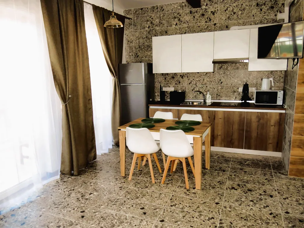 Квартира 2-комнатная Квартира — Кучугуры